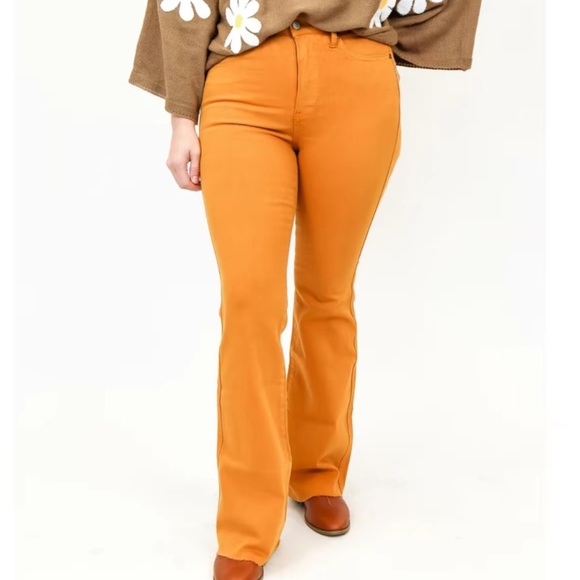 Judy blue tummy control flares - Picture 1 of 4